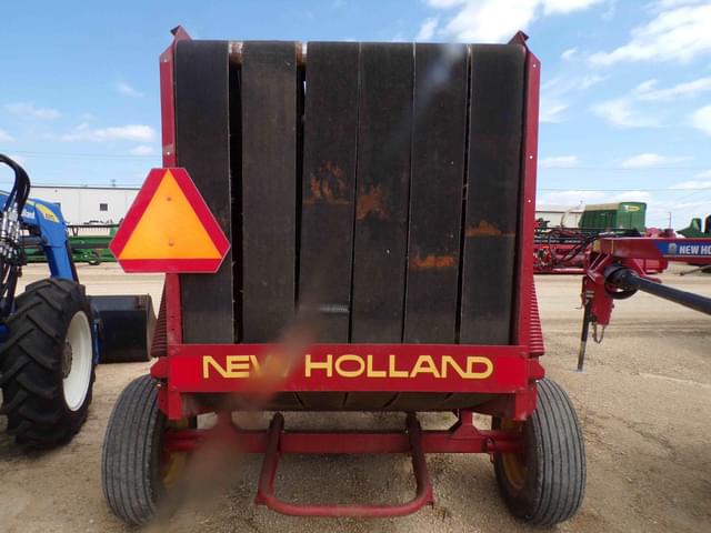 Image of New Holland 630 equipment image 4