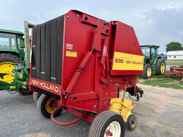 Image of New Holland 630 equipment image 3