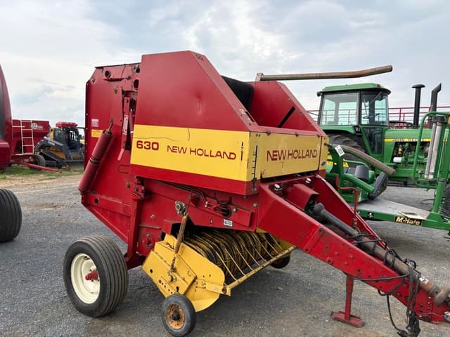 Image of New Holland 630 equipment image 2