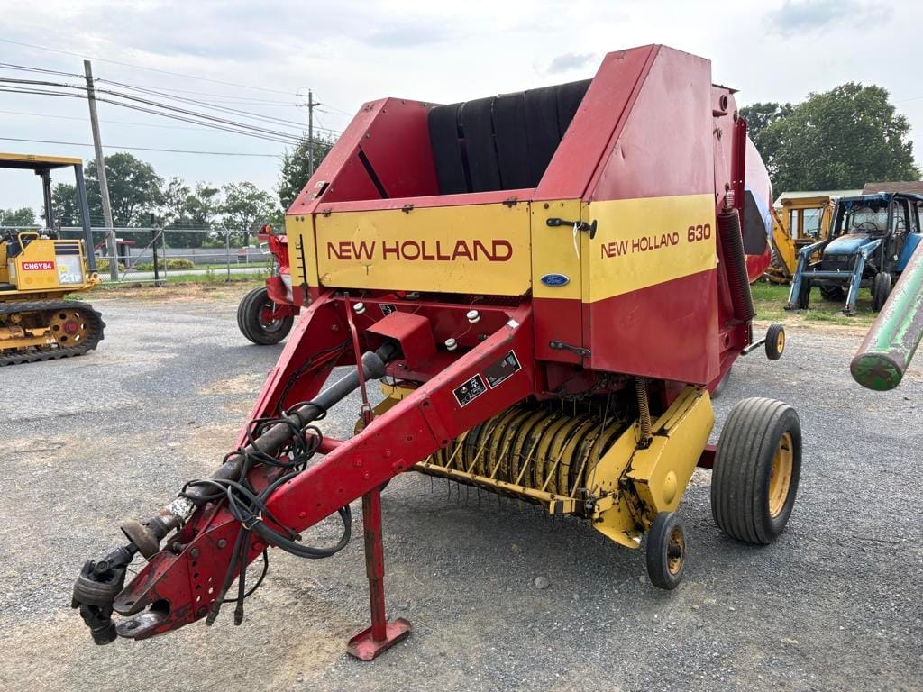 New Holland 630 Equipment Image0