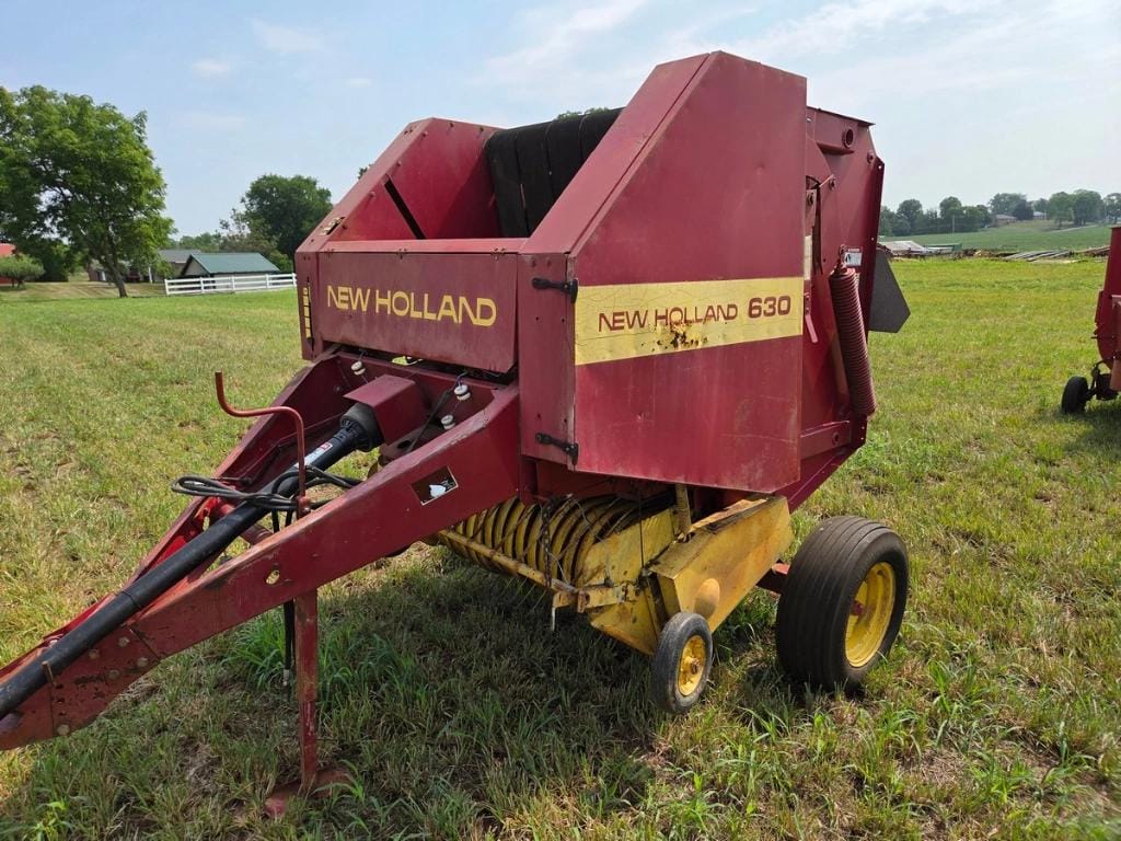 New Holland 630 Equipment Image0