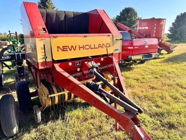 Image of New Holland 630 equipment image 2