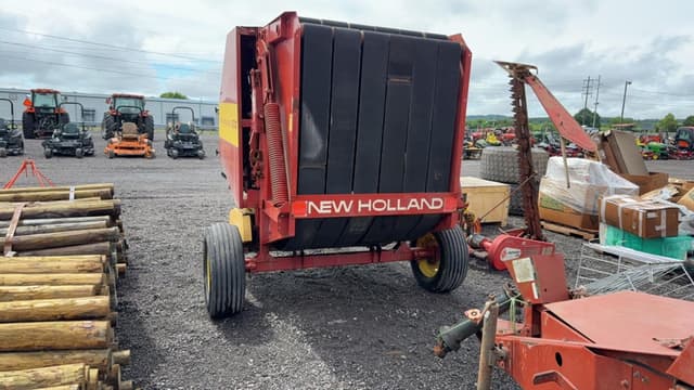 Image of New Holland 630 equipment image 4