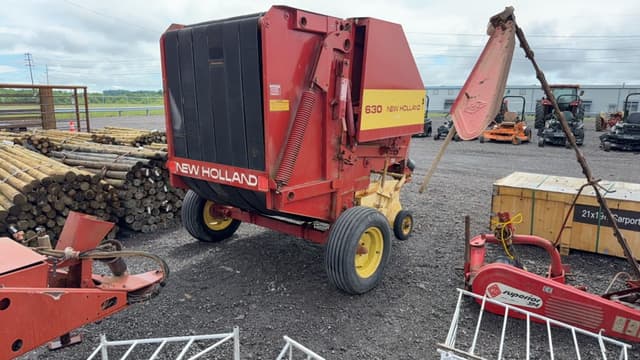 Image of New Holland 630 equipment image 3