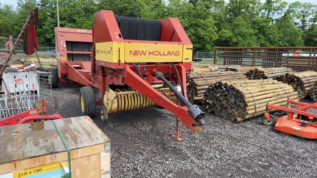 Image of New Holland 630 equipment image 1