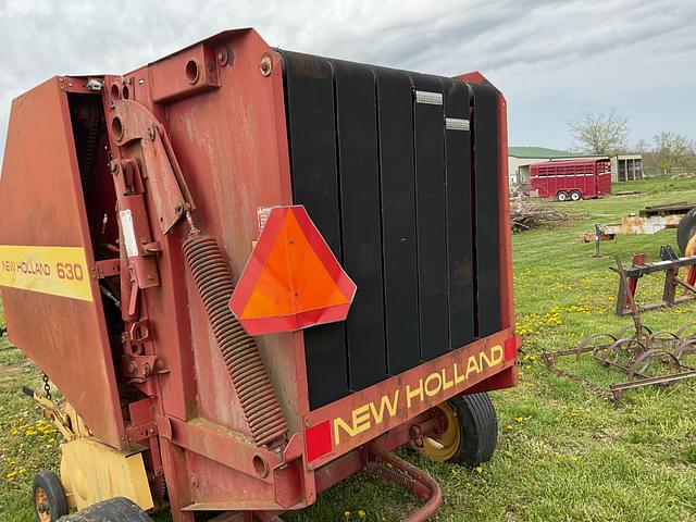 Image of New Holland 630 equipment image 2