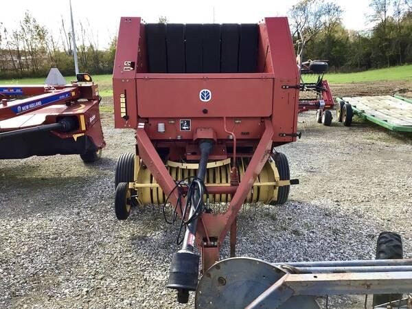 Image of New Holland 638 equipment image 3