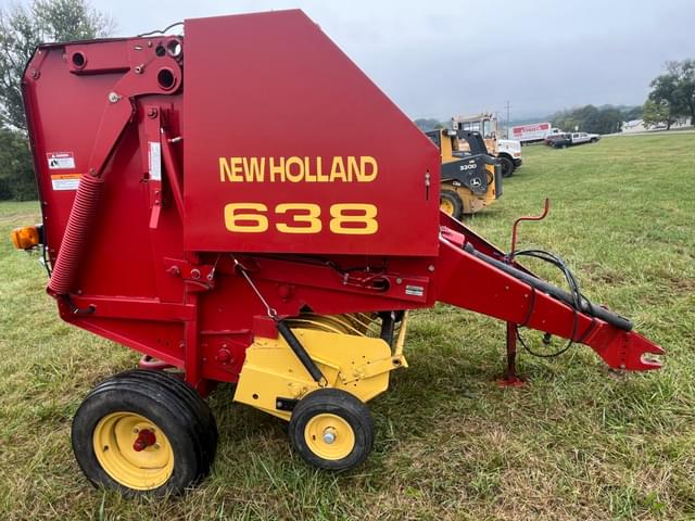 Image of New Holland 638 equipment image 4