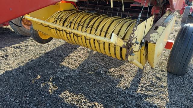 Image of New Holland 638 equipment image 1