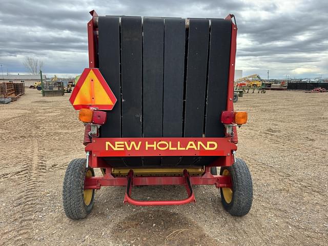 Image of New Holland 638 equipment image 3