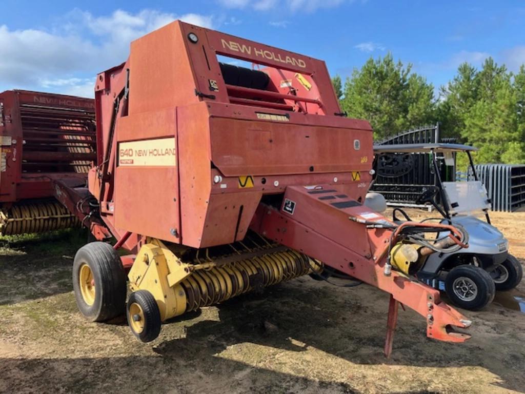 Image of New Holland 640 Primary image