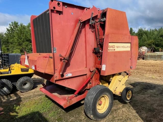 Image of New Holland 640 equipment image 3