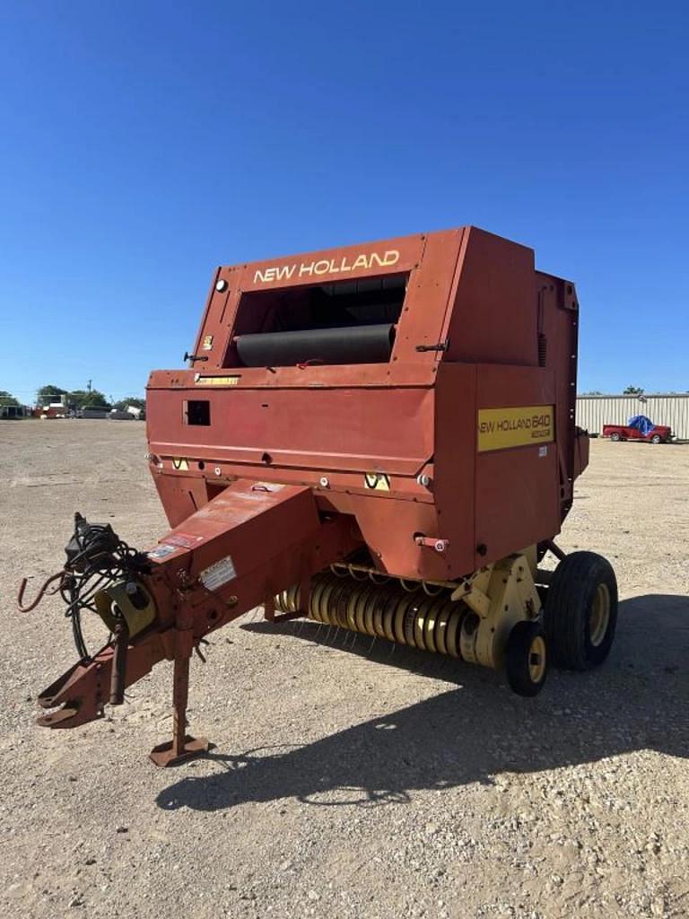 Image of New Holland 640 Primary image