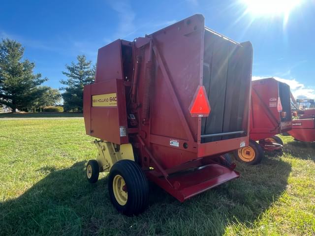 Image of New Holland 640 equipment image 4