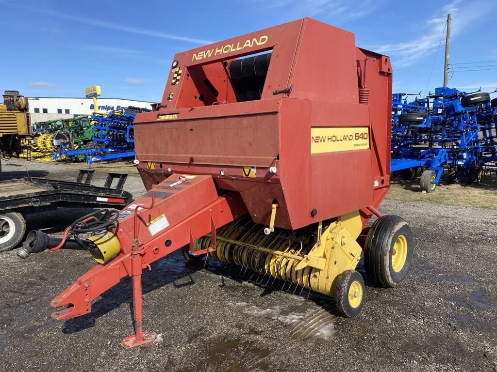 Main image New Holland 640