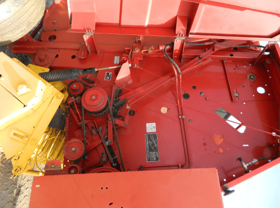 Image of New Holland 644 equipment image 3