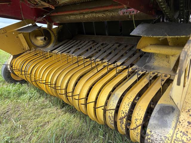 Image of New Holland 644 equipment image 1
