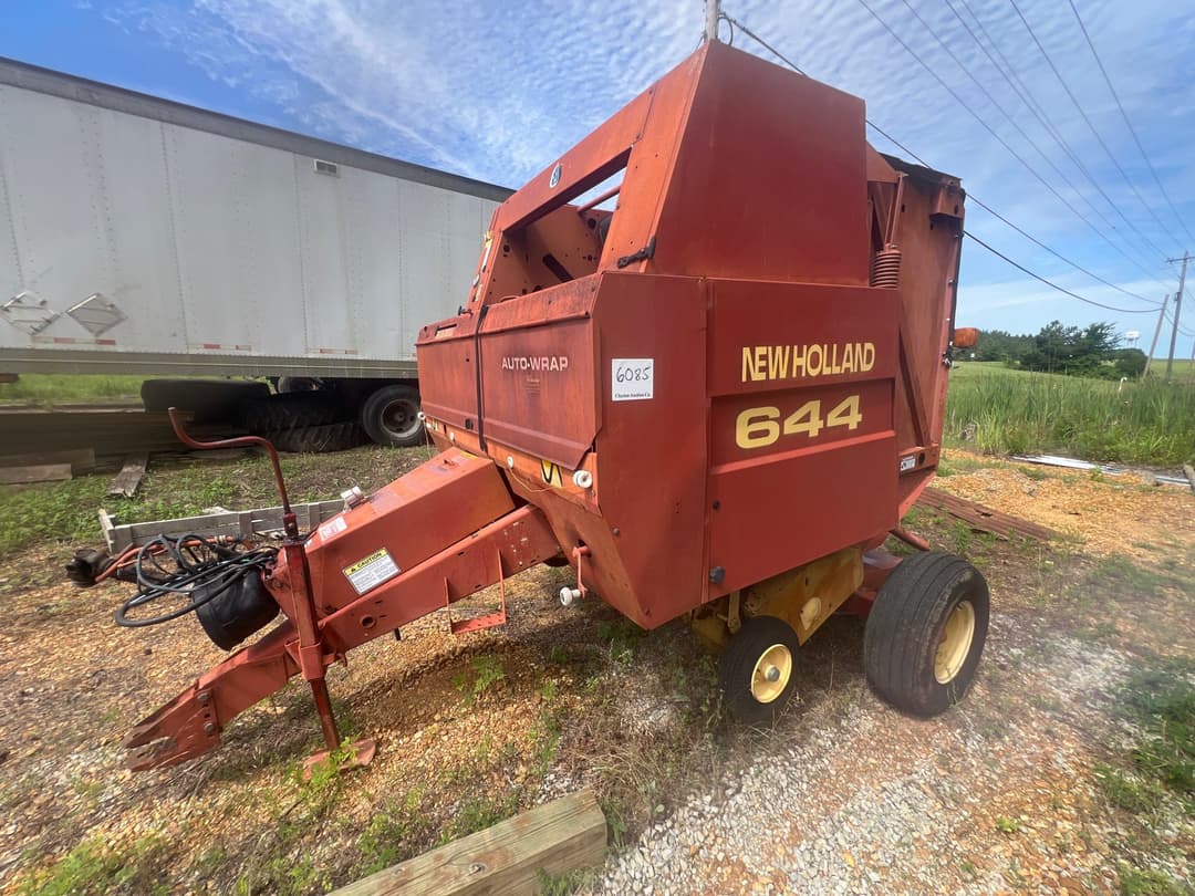 Image of New Holland 644 Primary image