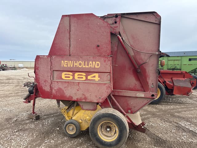 Image of New Holland 644 equipment image 1