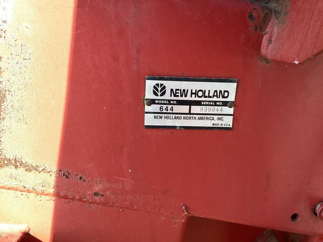 Image of New Holland 644 equipment image 1