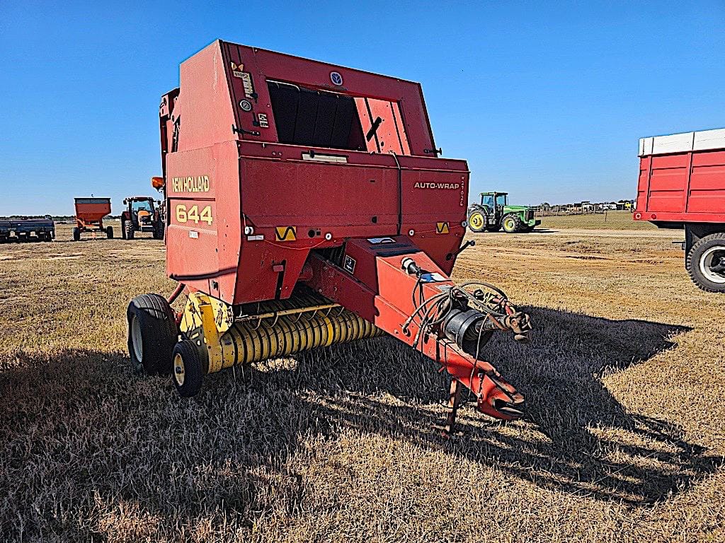Main image New Holland 644