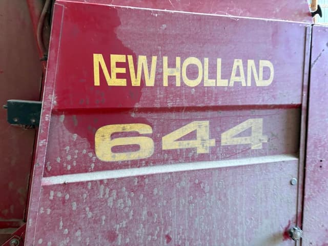Image of New Holland 644 equipment image 2