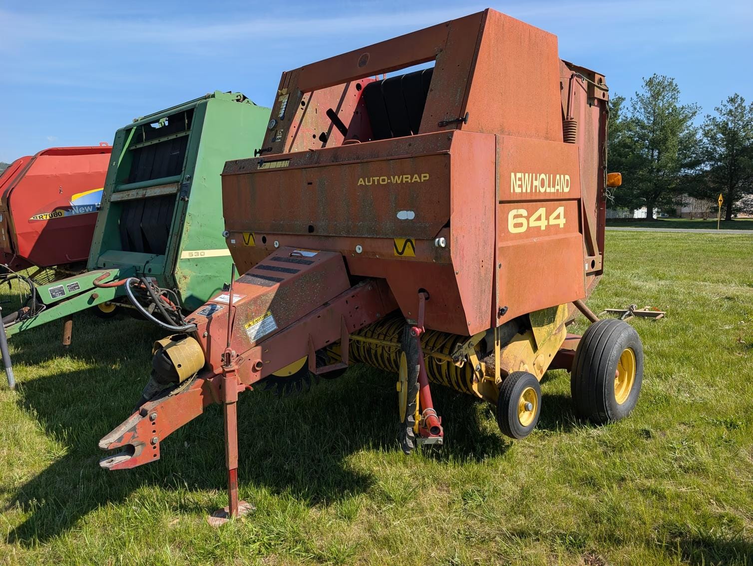 New Holland 644 Equipment Image0