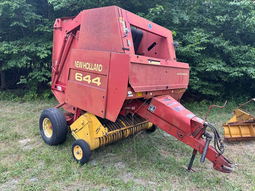 Image of New Holland 644 Image 1