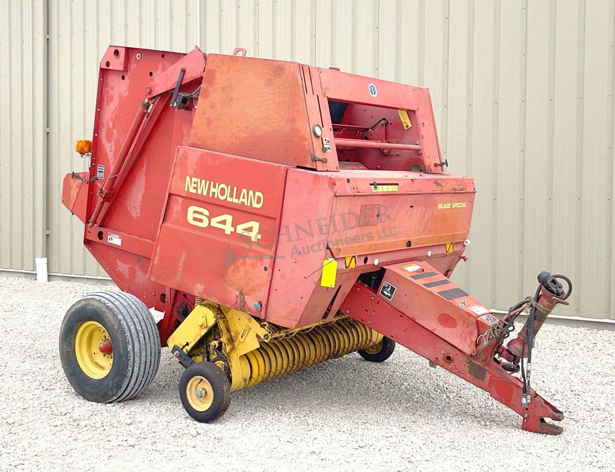 New Holland 644 Equipment Image0