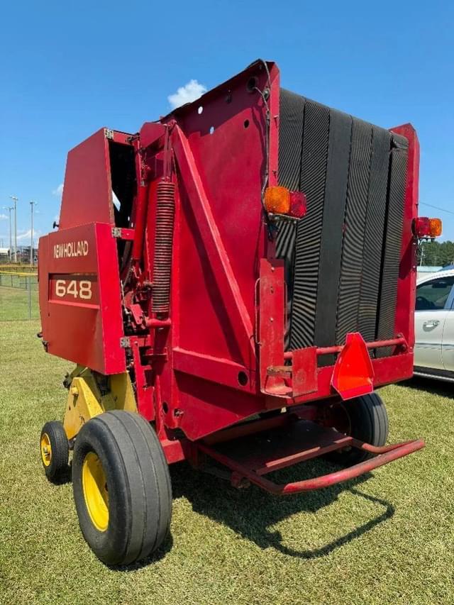 Image of New Holland 648 equipment image 3