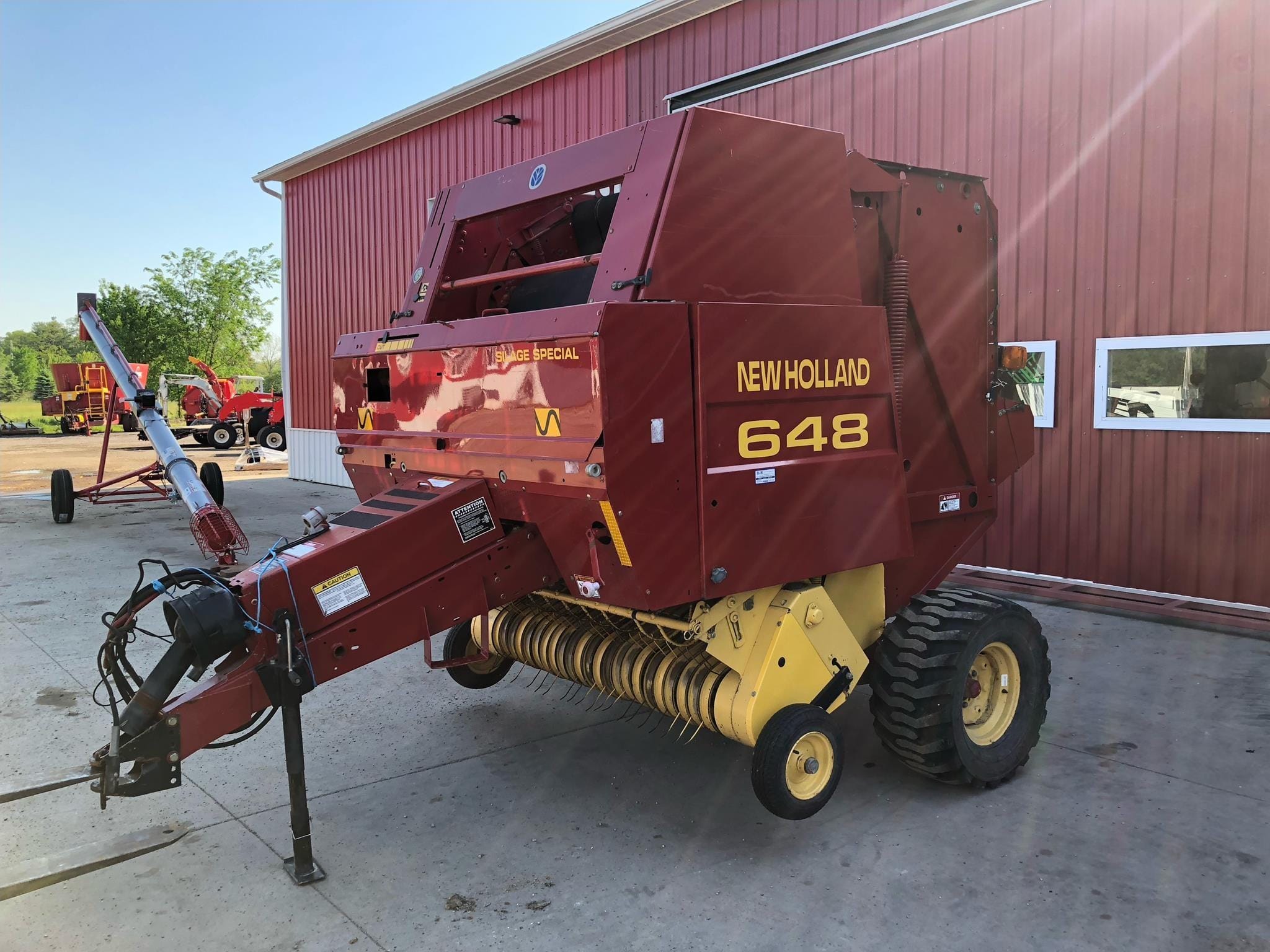 New Holland 648 Equipment Image0