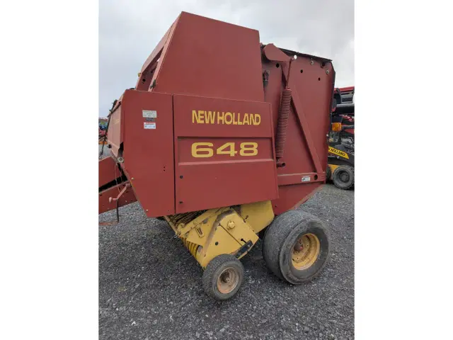 Image of New Holland 648 equipment image 4