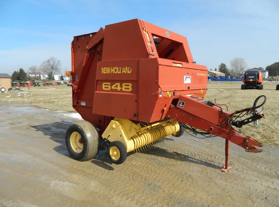 Image of New Holland 648 equipment image 1