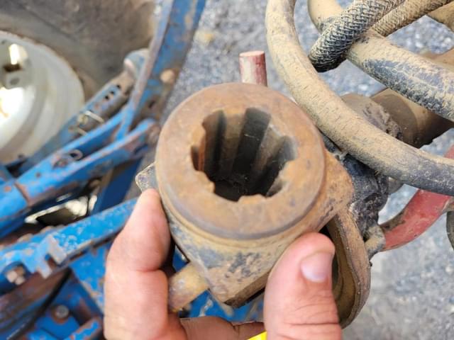 Image of New Holland 648 equipment image 4