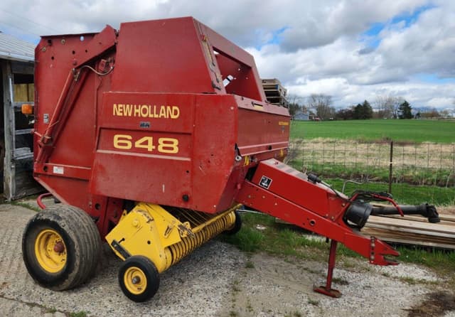 Image of New Holland 648 equipment image 1