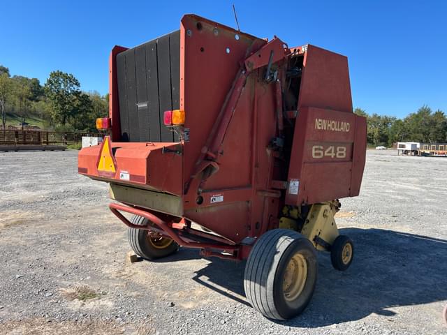 Image of New Holland 648 equipment image 3