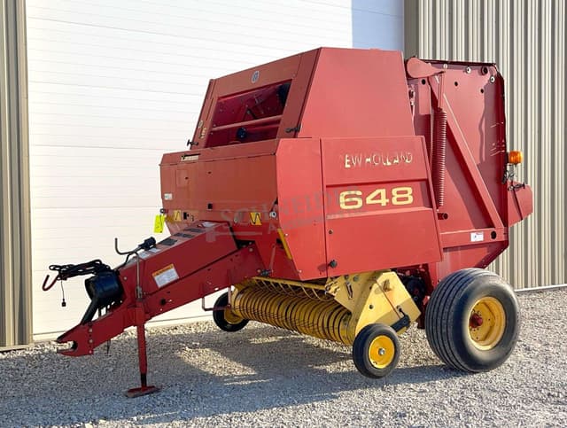 Image of New Holland 648 equipment image 1