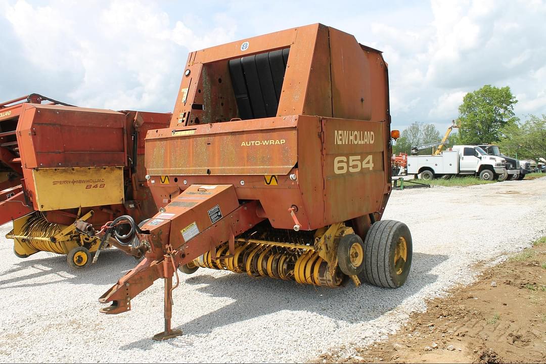 Image of New Holland 654 Primary image