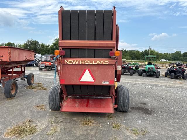 Image of New Holland 654 equipment image 4