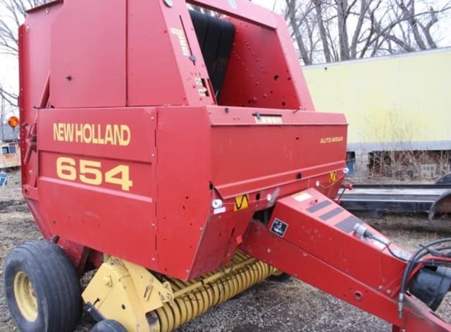 Image of New Holland 654 equipment image 1