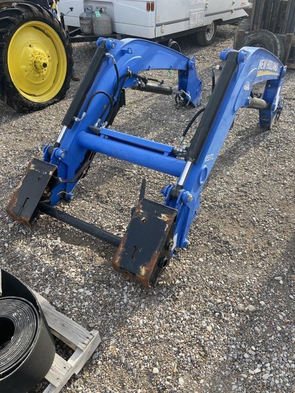 Image of New Holland 655TL Image 1