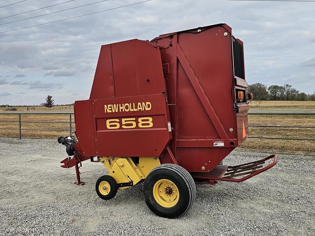 Image of New Holland 658 equipment image 3