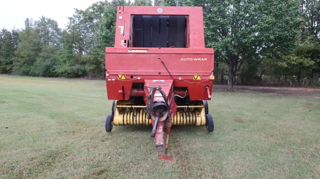 Image of New Holland 658 equipment image 1