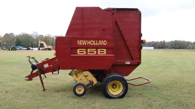 Image of New Holland 658 equipment image 2