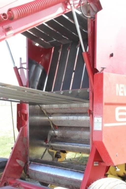 Image of New Holland 658 equipment image 1