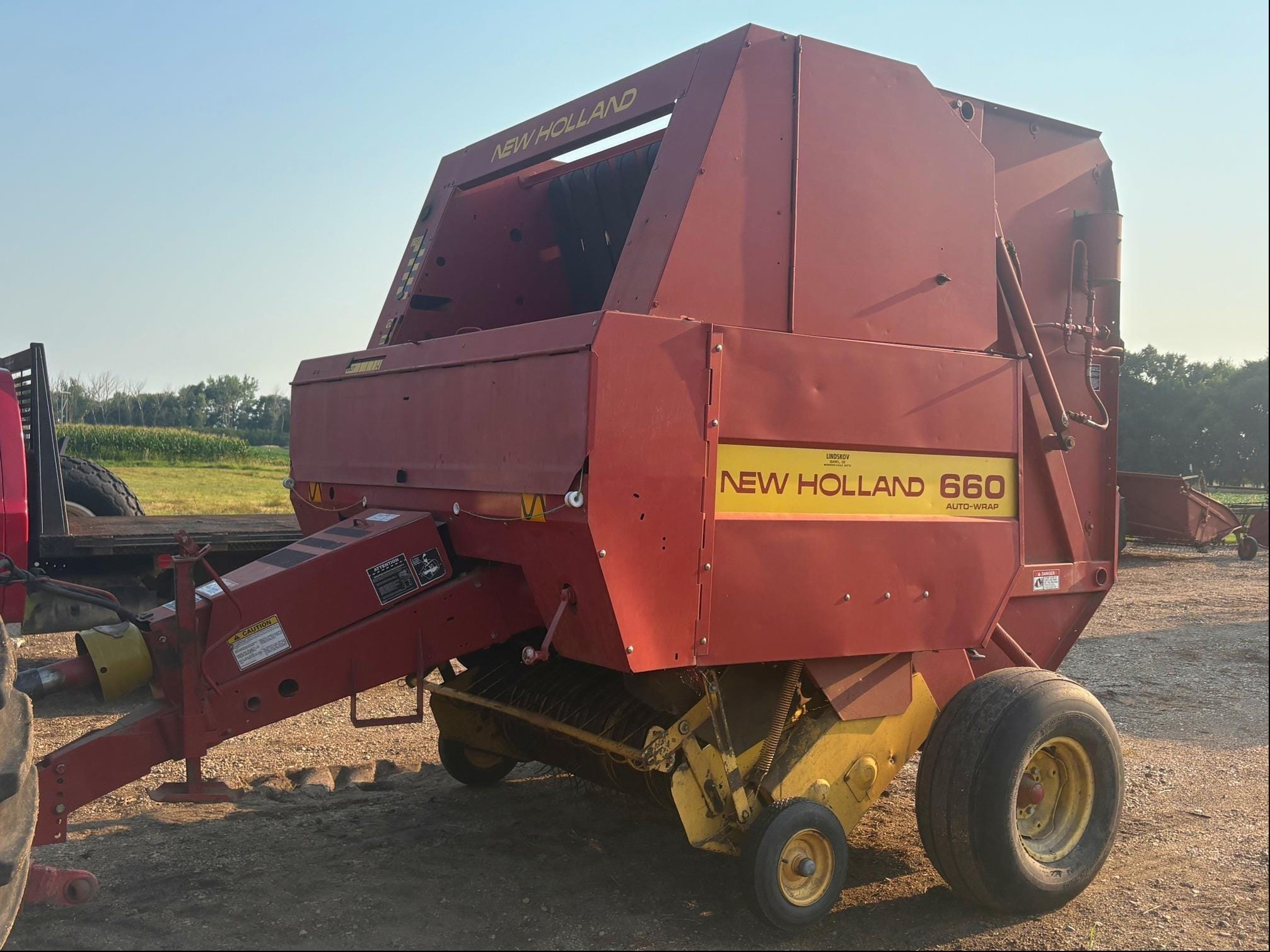 New Holland 660 Equipment Image0