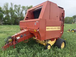 New Holland 660 Image