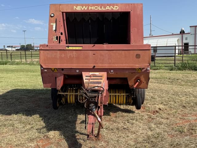 Image of New Holland 660 equipment image 1