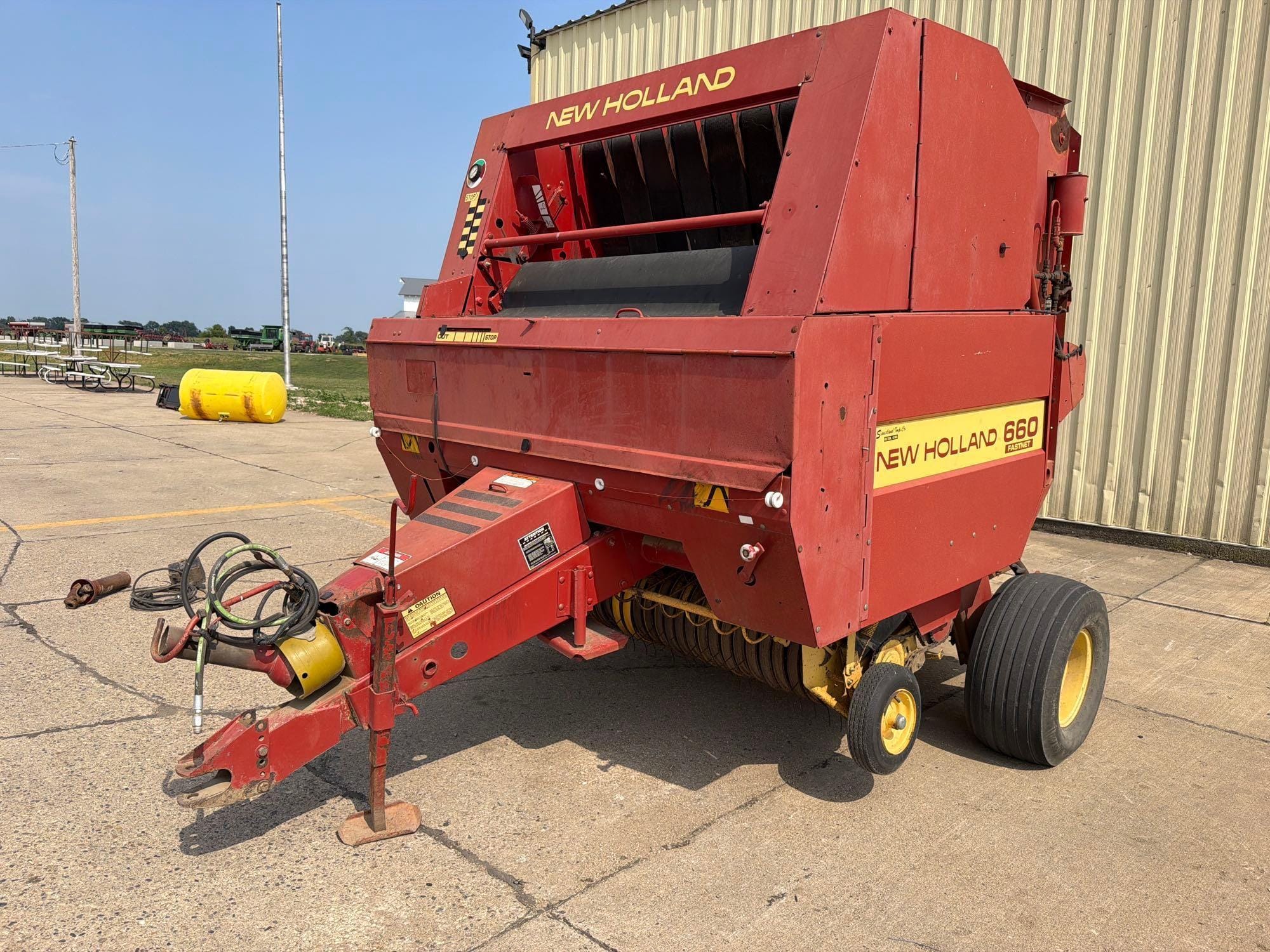 New Holland 660 Equipment Image0