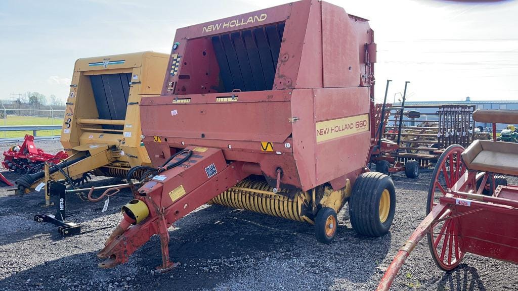 Main image New Holland 660